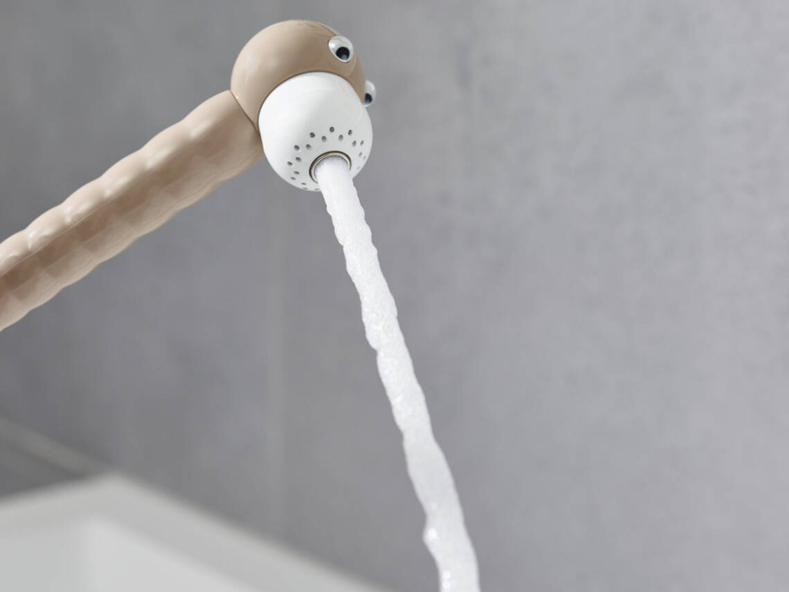 Barndusch med stråltyps-byte.