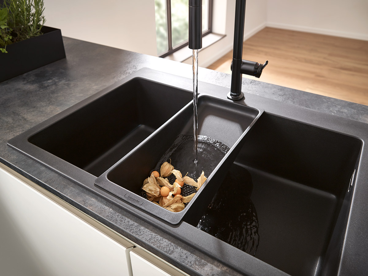 Product Innovation New Hansgrohe Kitchen Taps   Kitchen Mixer M54 O Swivel Matt Black With Sieve 4x3 