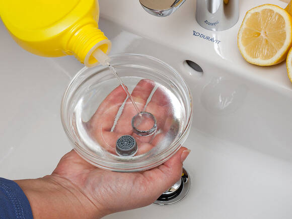 Here's the right way to clean faucets