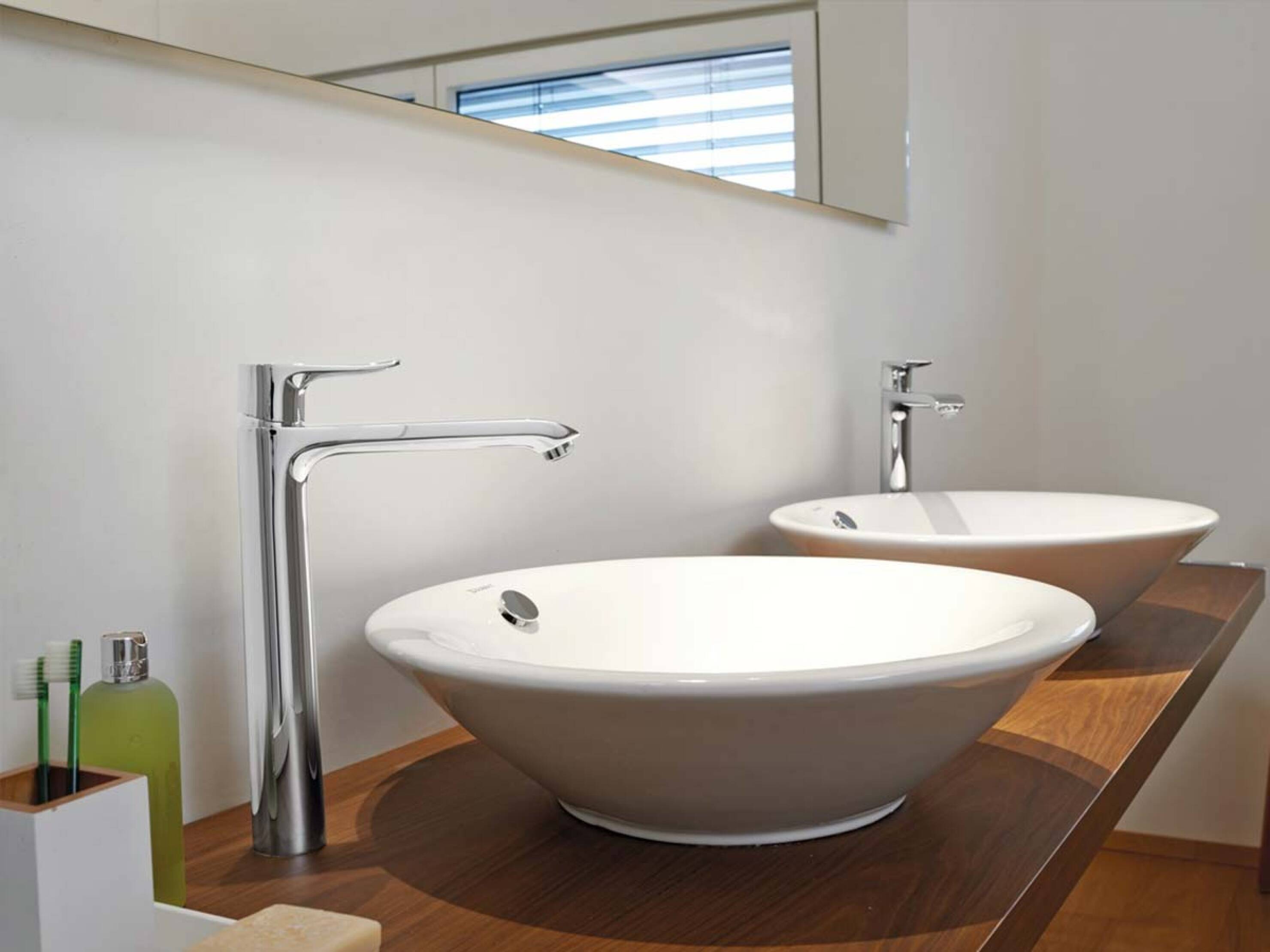 Baterie umywalkowe hansgrohe w hotelu.