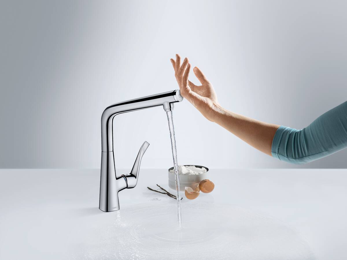 Metris Faucets For The Kitchen With Hand Spray Hansgrohe Usa