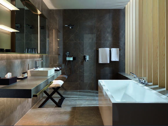 Ideas For Your Bathroom Design, Bathtub With Curved Sideboard