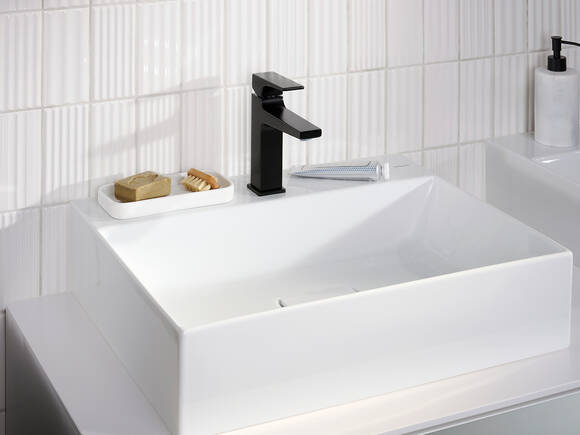 Metropol Mischer in Mattschwarz setzt einen Kontrast.