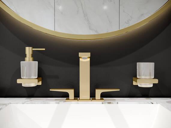 Elegantes Vintage-Badezimmer mit goldener Metropol-Armatur.