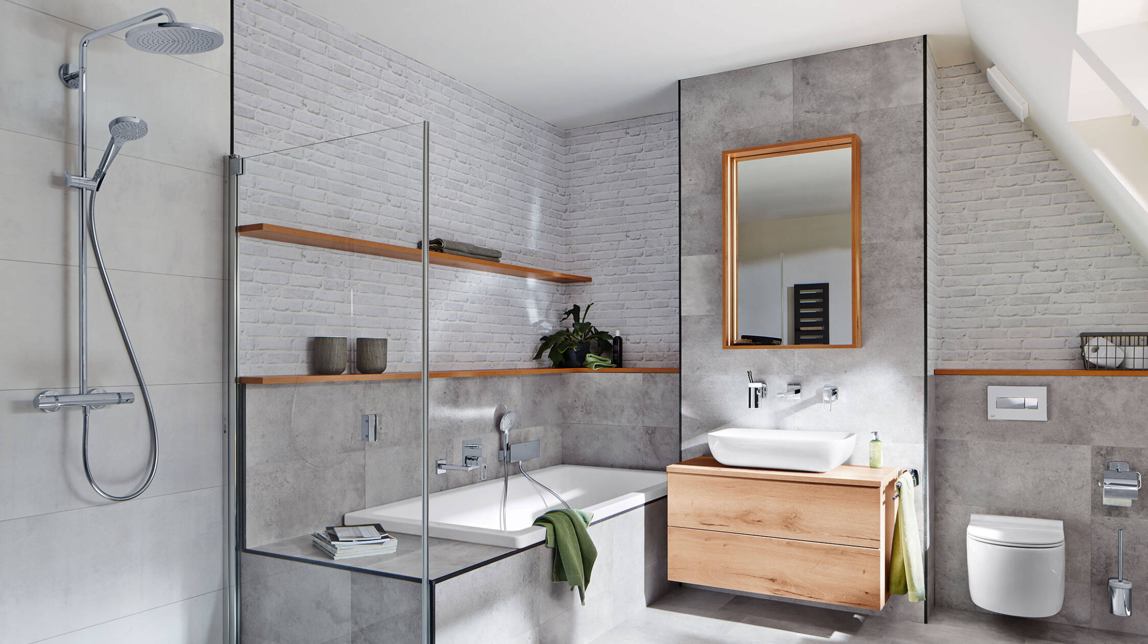 Badkamer met bad in Scandinavisch design.