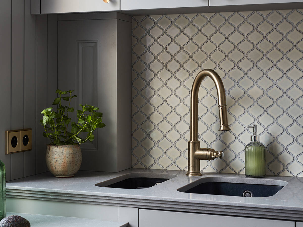 AXOR Montreux single lever kitchen mixer with pull-out.