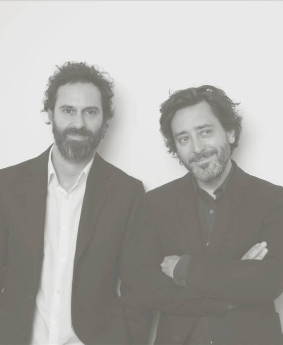 Duet słynnych projektantów Barber & Osgerby, wielokrotnie uhonorowany nagrodami w dziedzinie Interaktywnego Wzornictwa