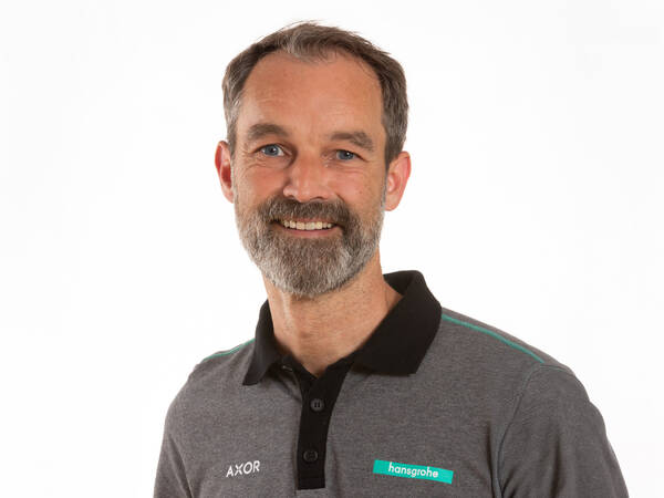 Photo portrait de Karlheinz Schremp, assistant de la direction chez hansgrohe