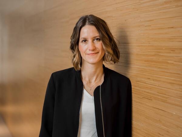 Portrait de Simone Frey, responsable New Product Introduction chez hansgrohe