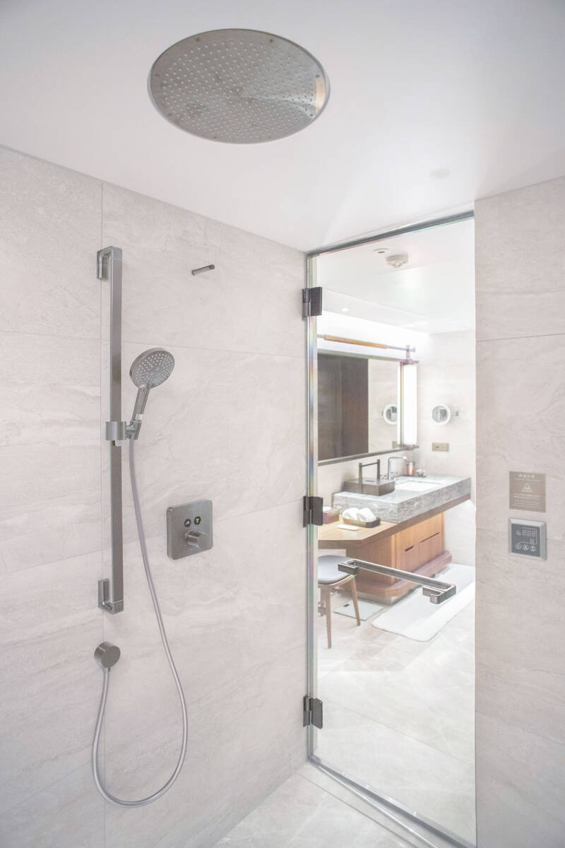 Presidential sweet シャワーエリア