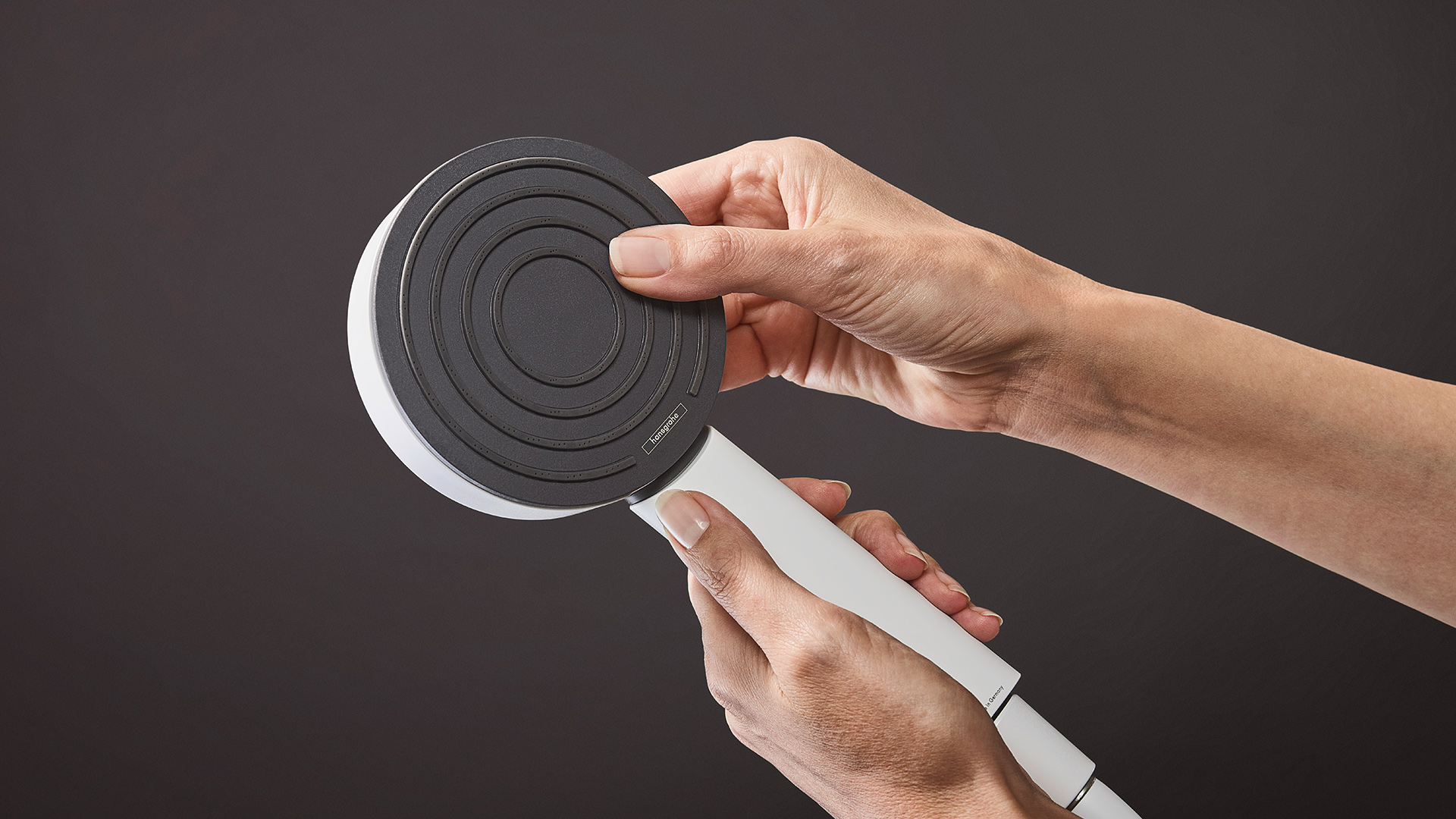 ハンスグローエ クイッククリーン – バスルームのアンチカルキ機能