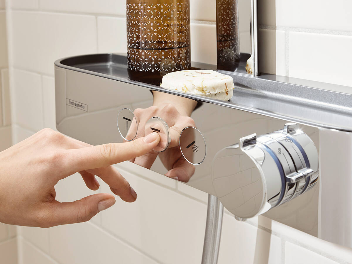 Frembygget hansgrohe termostat med Select-knapper.