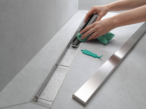 RainDrain Allround zum Reinigen geöffnet.