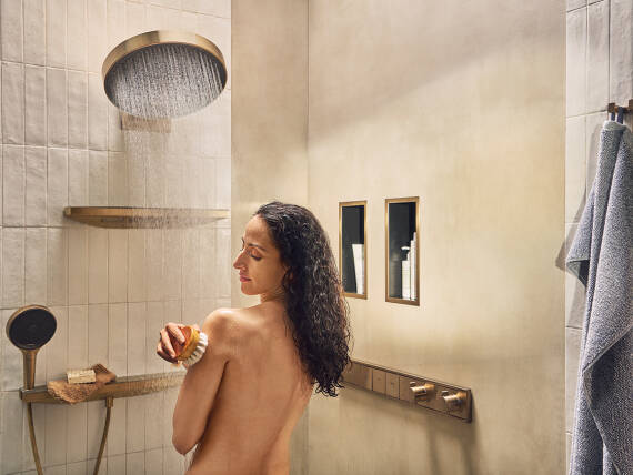 XXL Performance: Enhance your showering experience with a large shower head