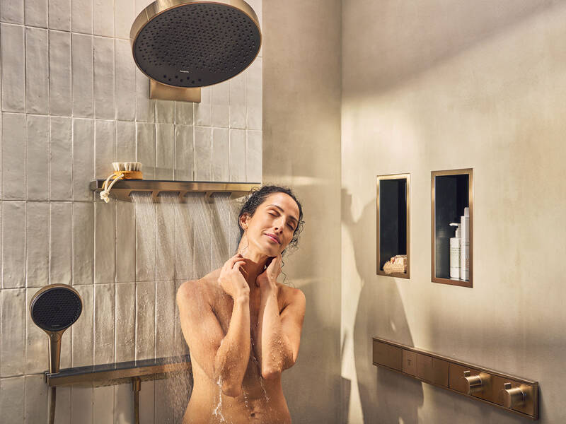 Shoulder showers and body sprays for your shower