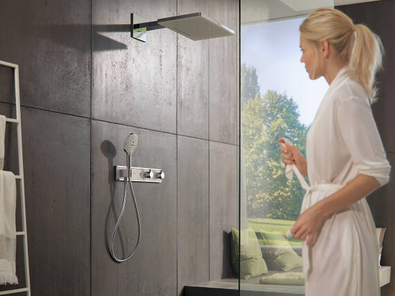Commande de douche pour grande douche de tête: hansgrohe RainSelect. Commande de douche pour grande douche de tête: hansgrohe RainSelect.