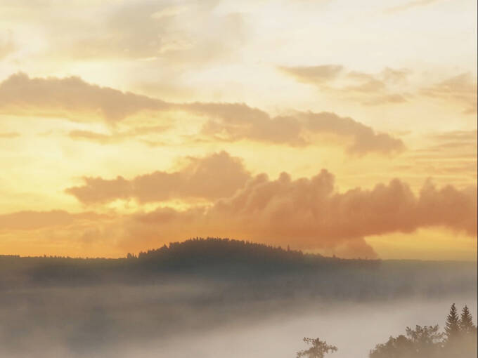 Tắm đa giác quan.