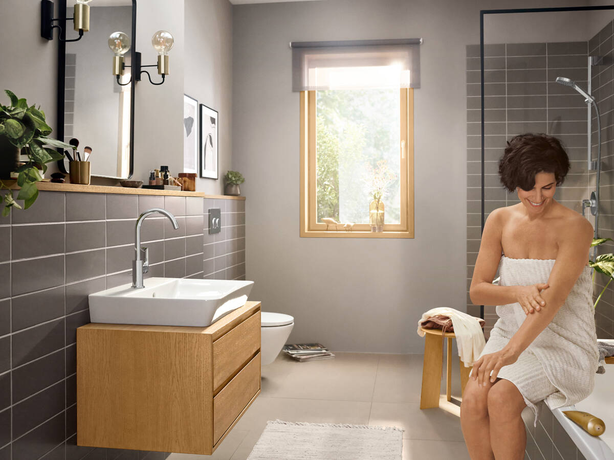 Rebris lavatory faucet with ComfortZone 210.