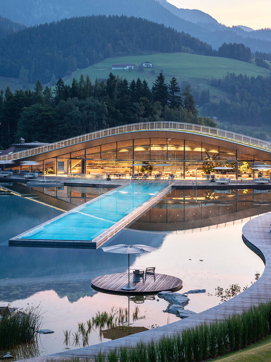 Hotel im Grünen, von Partnern der Hansgrohe SE ausgestattet. 