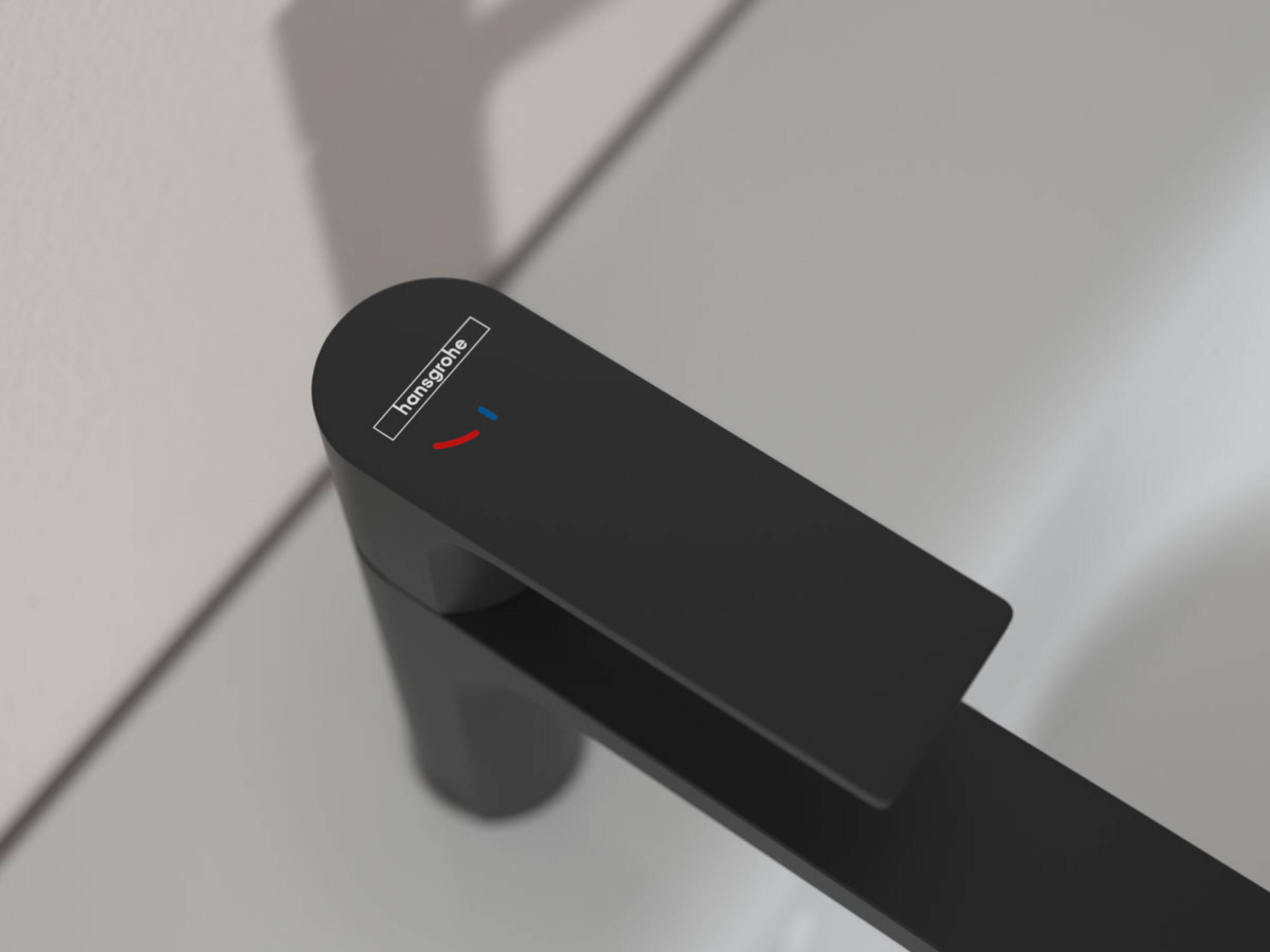 Einhebel-Mischer hansgrohe Rebris in Mattschwarz. Einhebel-Mischer hansgrohe Rebris in Mattschwarz.
