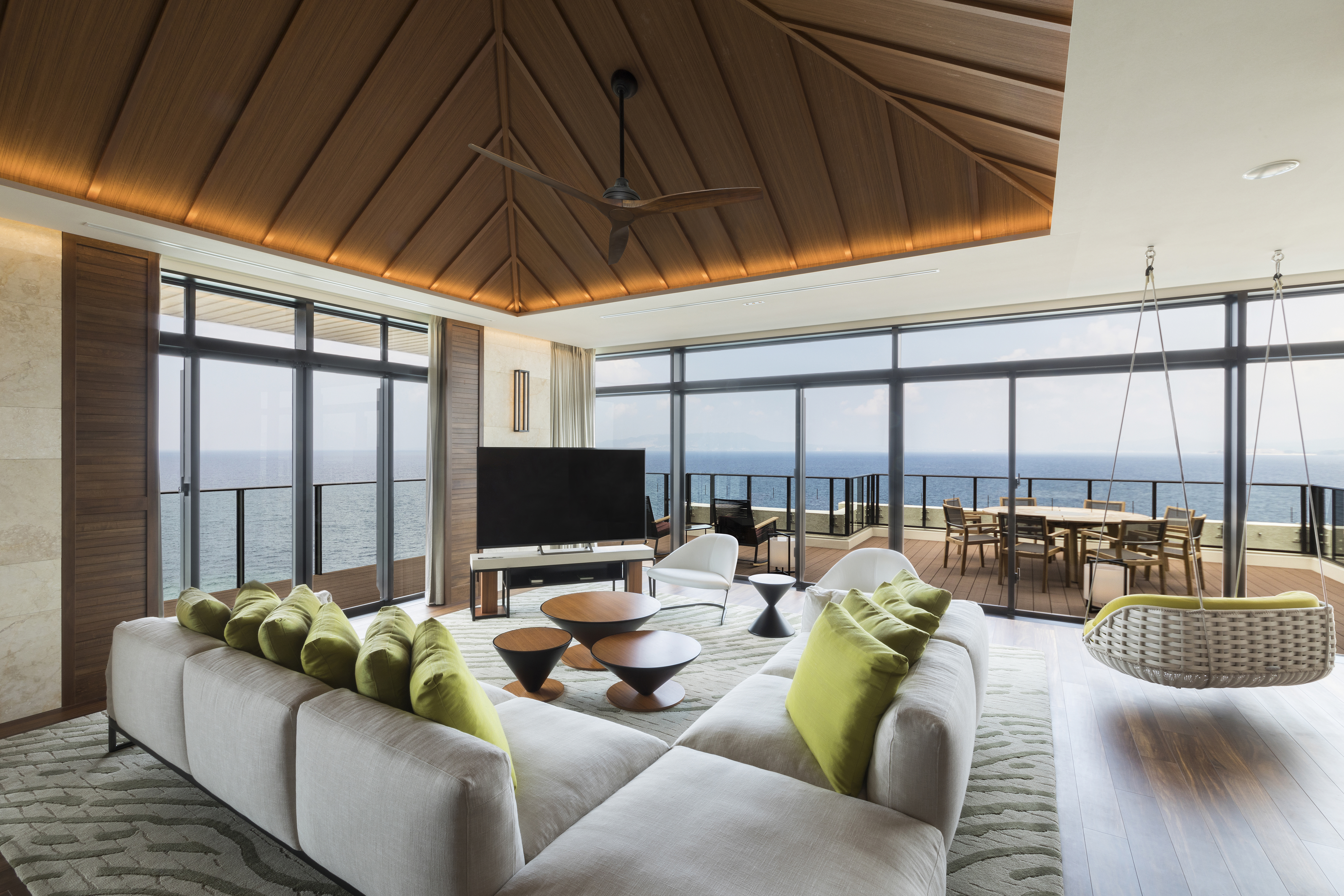 煌びやかな躍動に包まれる上質な体験