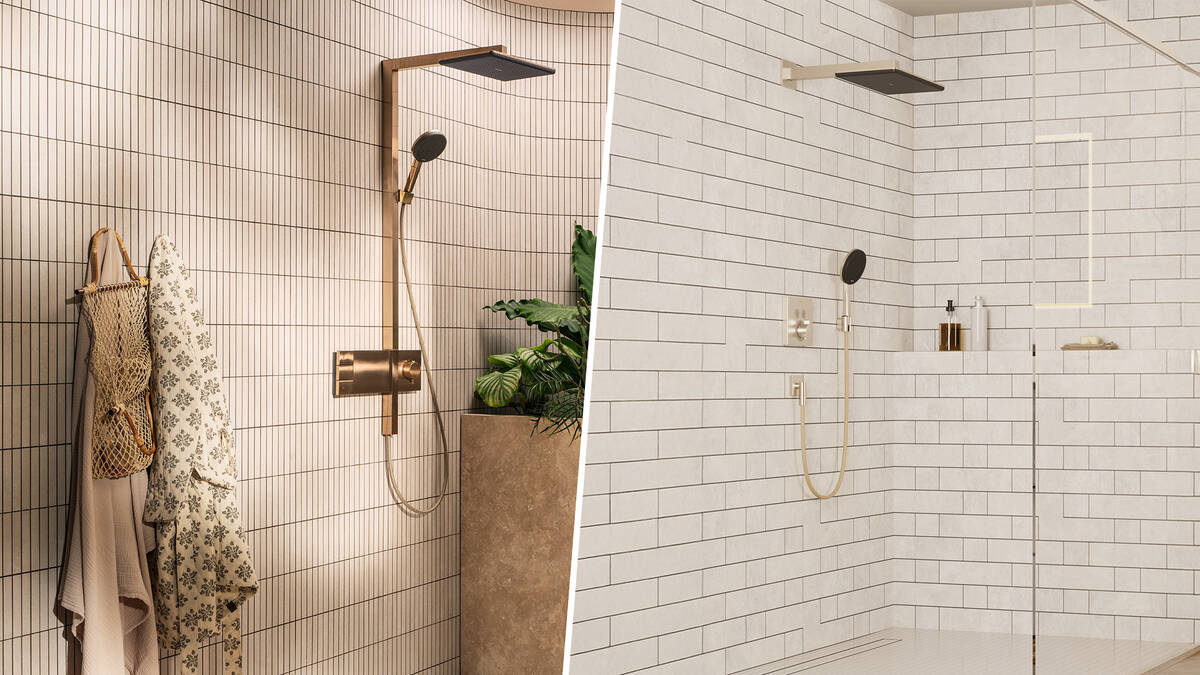 Deux douches modernes aux nuances chaleureuses avec carrelage.