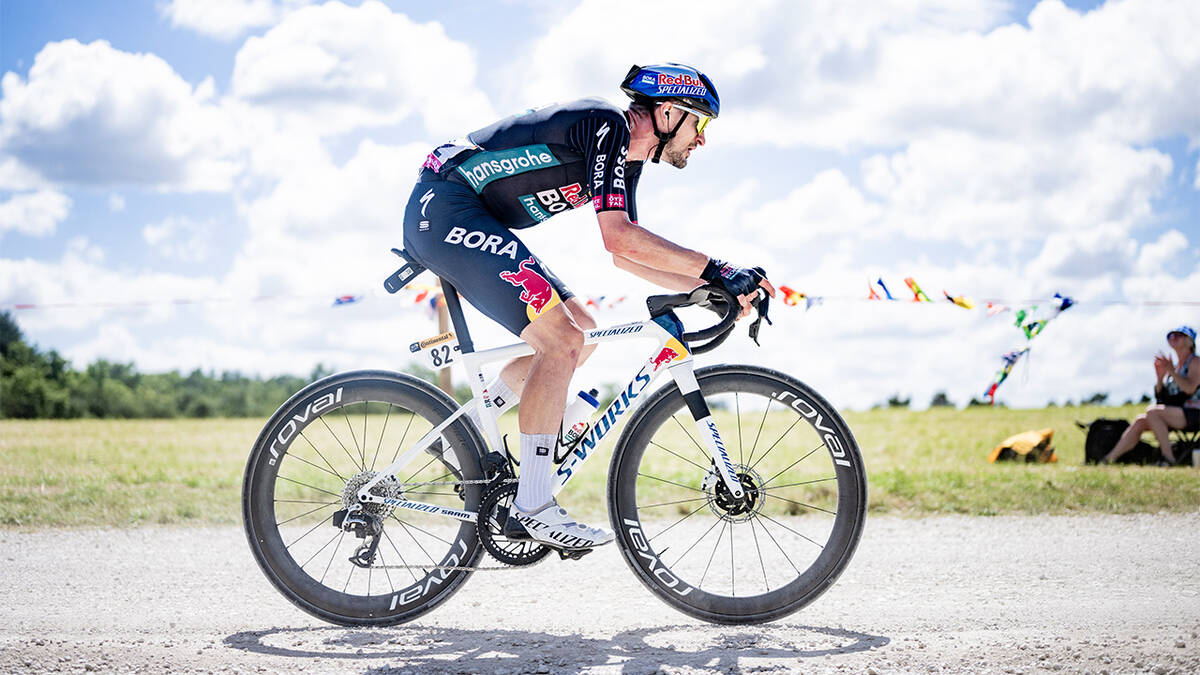 Radprofi Nico Denz im Red Bull-BORA-hansgrohe Trikot