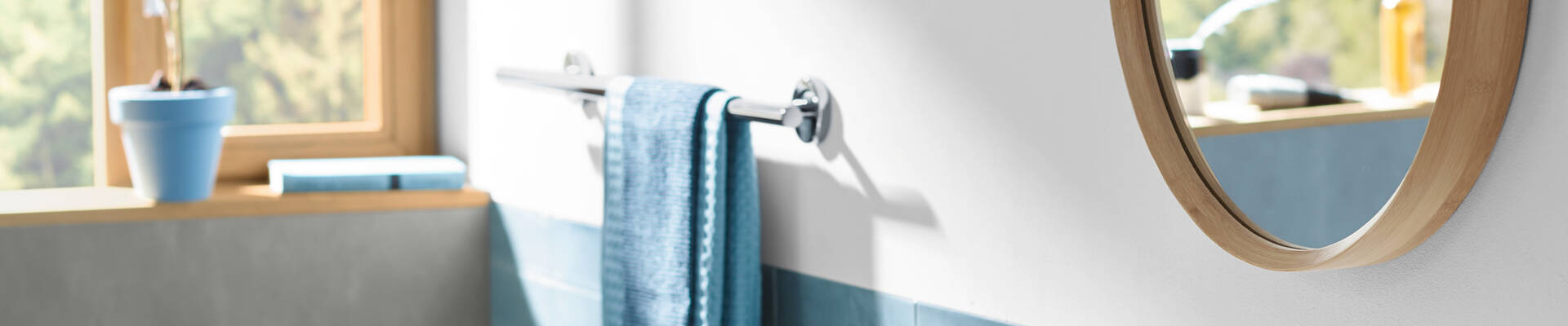 Bathroom towel racks, soap dispensers &amp; shelves | hansgrohe INT