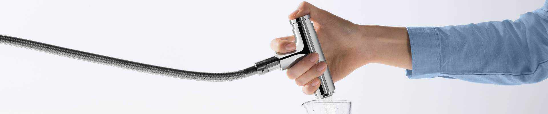 M51 ktichen mixer by hansgrohe with comfortable extending underrun. M51 ktichen mixer by hansgrohe with comfortable extending underrun.