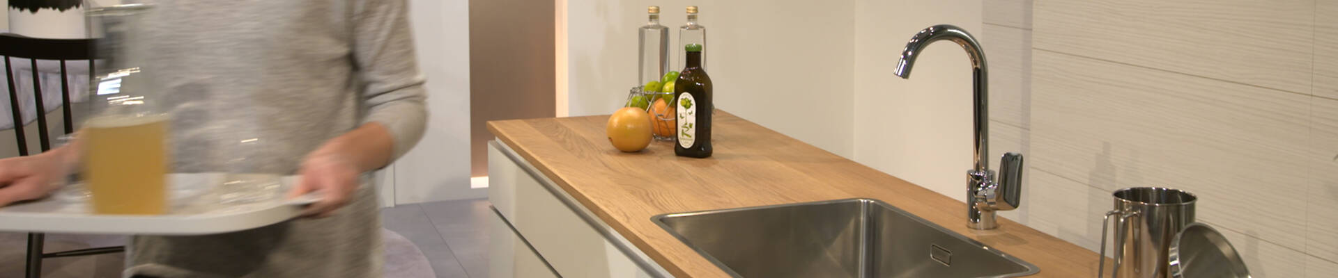 hansgrohe Logis: single lever tap for the kitchen. hansgrohe Logis: single lever tap for the kitchen.