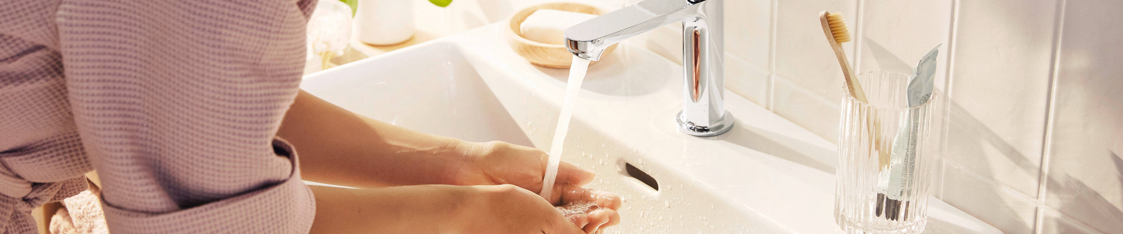 Flat shower thermostat with Select technology.