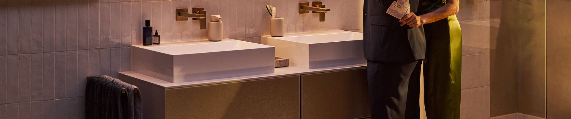 Umywalki hansgrohe Xevolos E, kubiczny design.