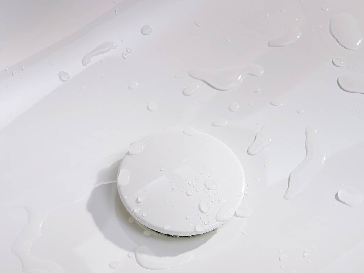 Wannenablauf in Weiß. 