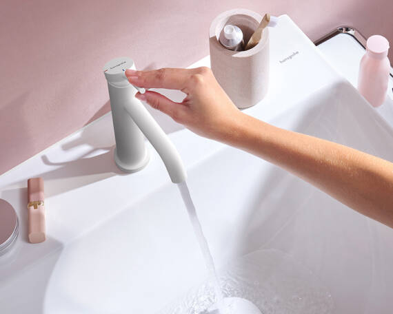 Spar på vandet i badet med hansgrohe EcoSmart.