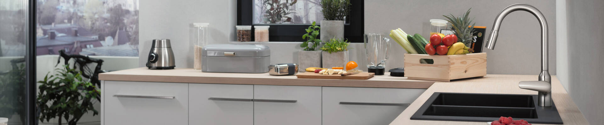 Focus N kitchen faucet by hansgrohe for fast replacement. Focus N kitchen faucet by hansgrohe for fast replacement.