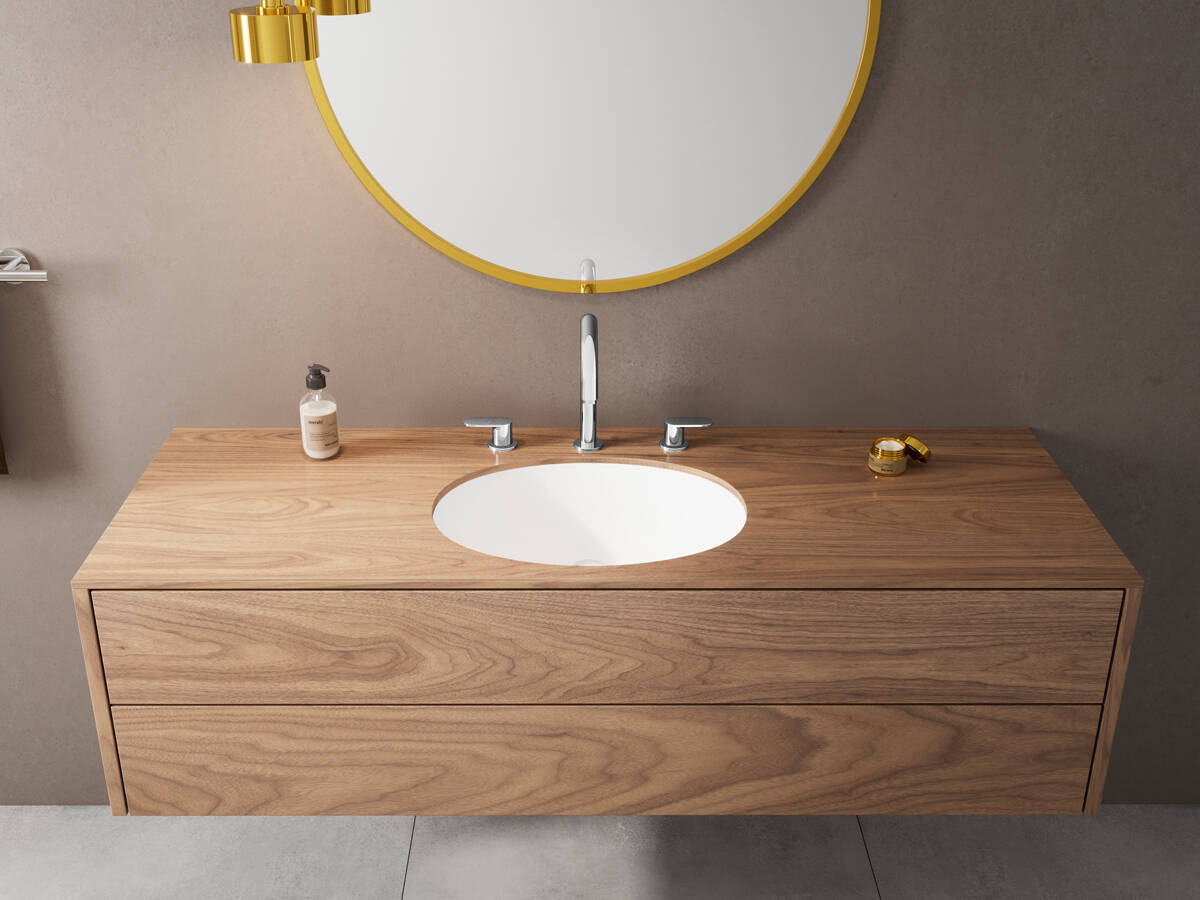 Vernis Blend 3-hole bathroom faucet at the sink.