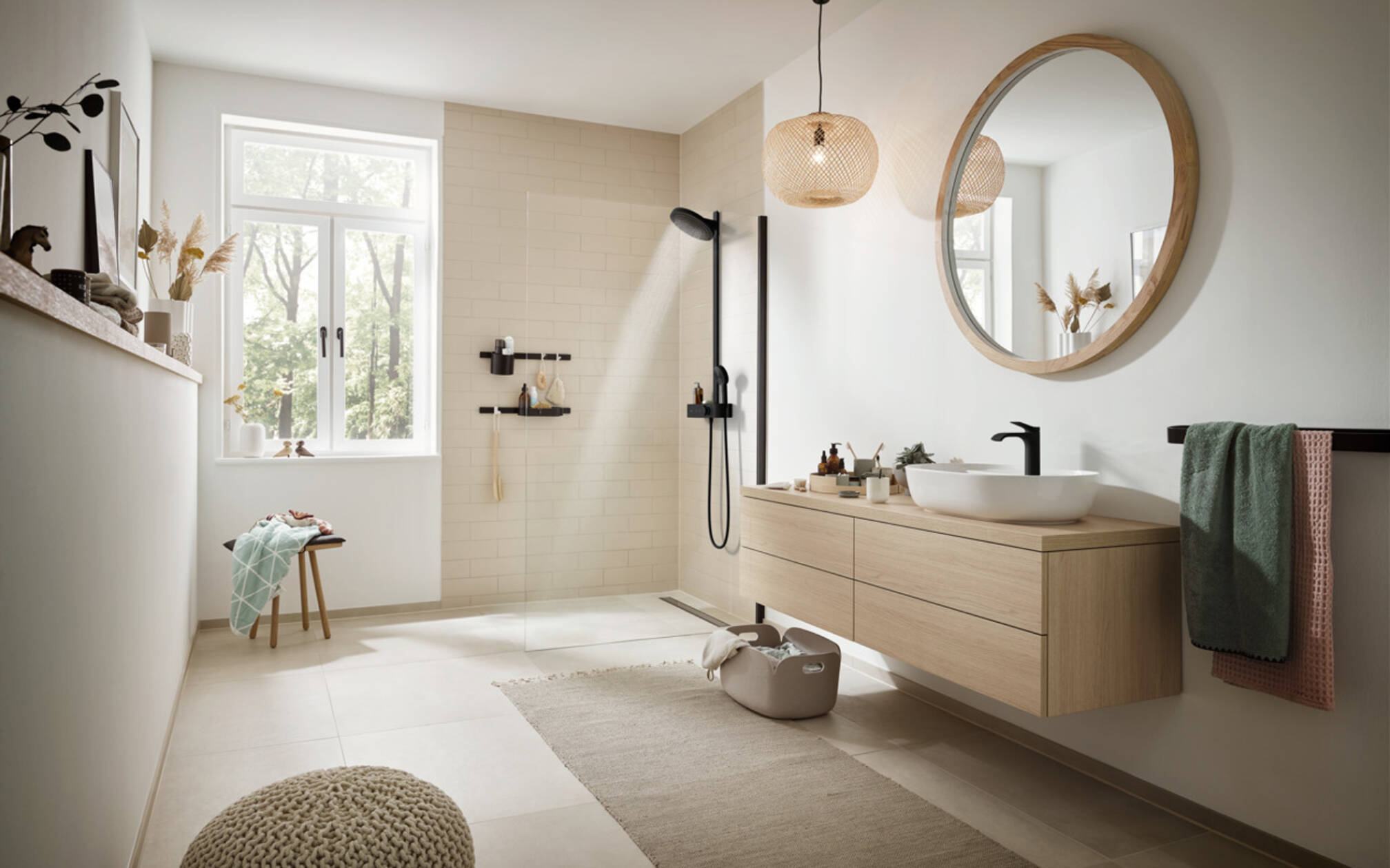 Bathroom in natural shades, Pulsify showers and taps.