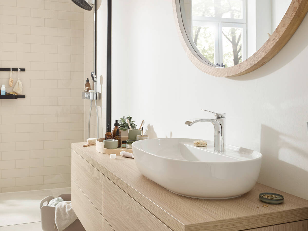 Hansgrohe Vivenis faucets match Pulsify showers.