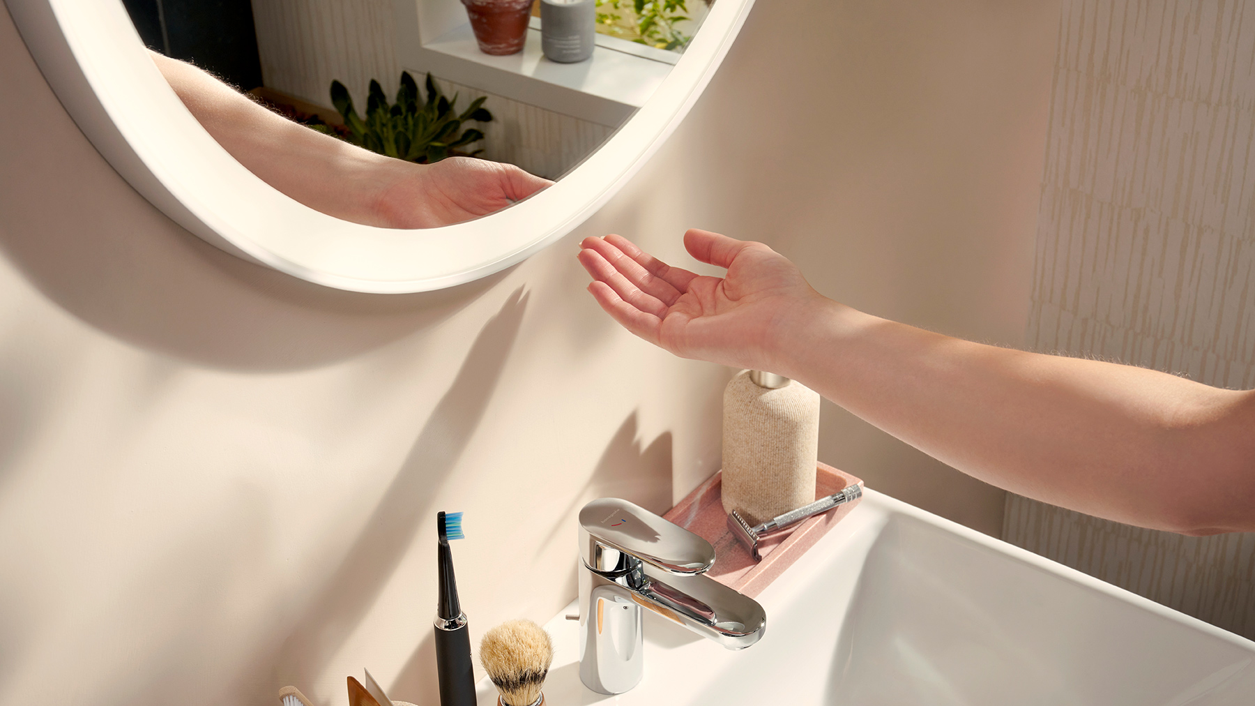 Xarita Lite mirrors for your bathroom