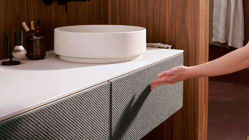 Zásuvky Xevolos E se pohodlně otevírají.