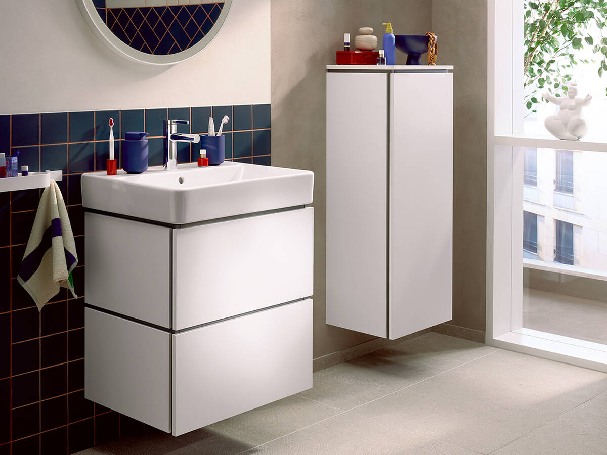 To flotte, mat hvide Xilesa skabe i hansgrohe bad.