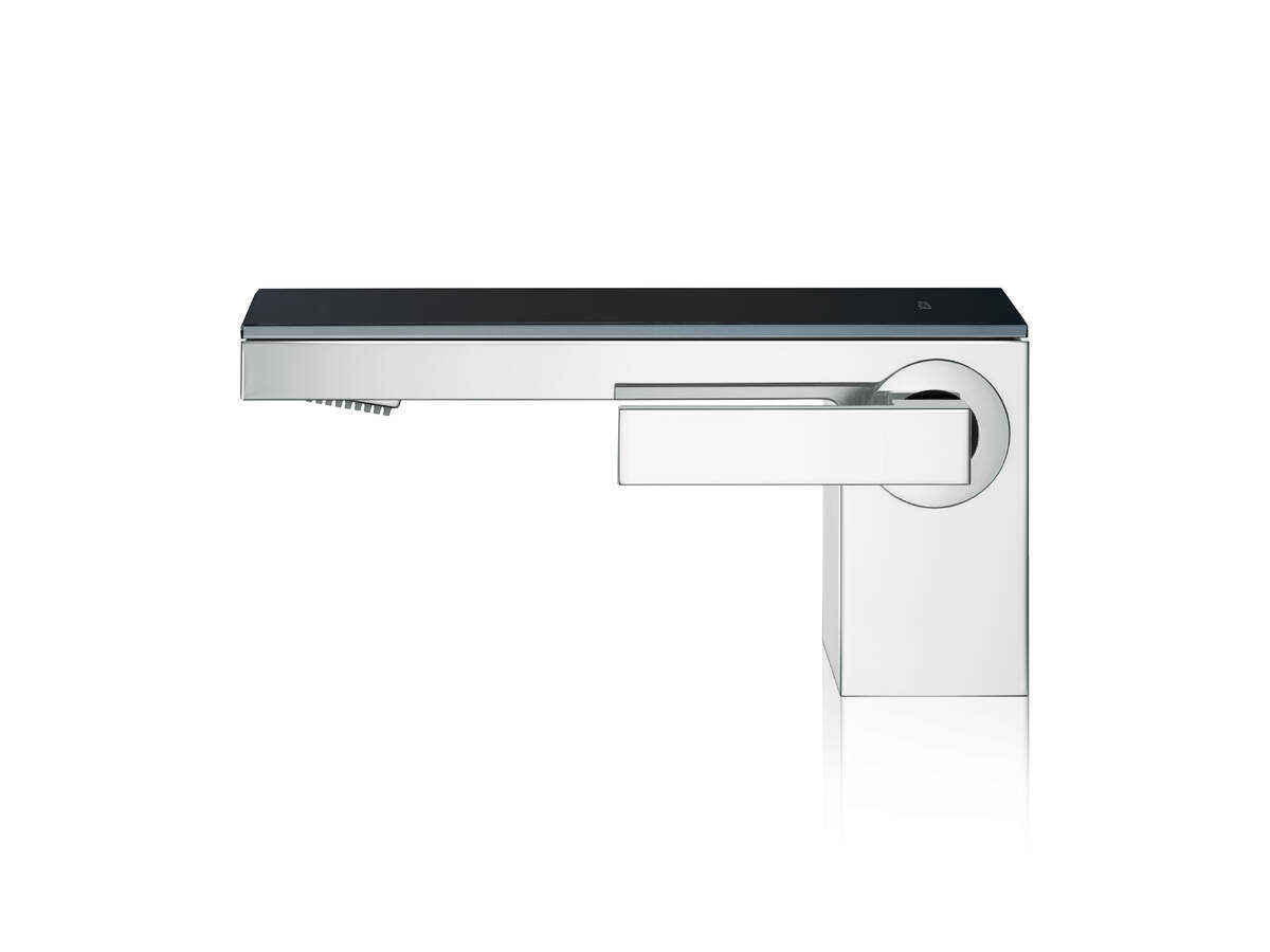 Close-Up: Einhebel-Waschtischmischer 70 mit Push-Open Ablaufgarnitur 2