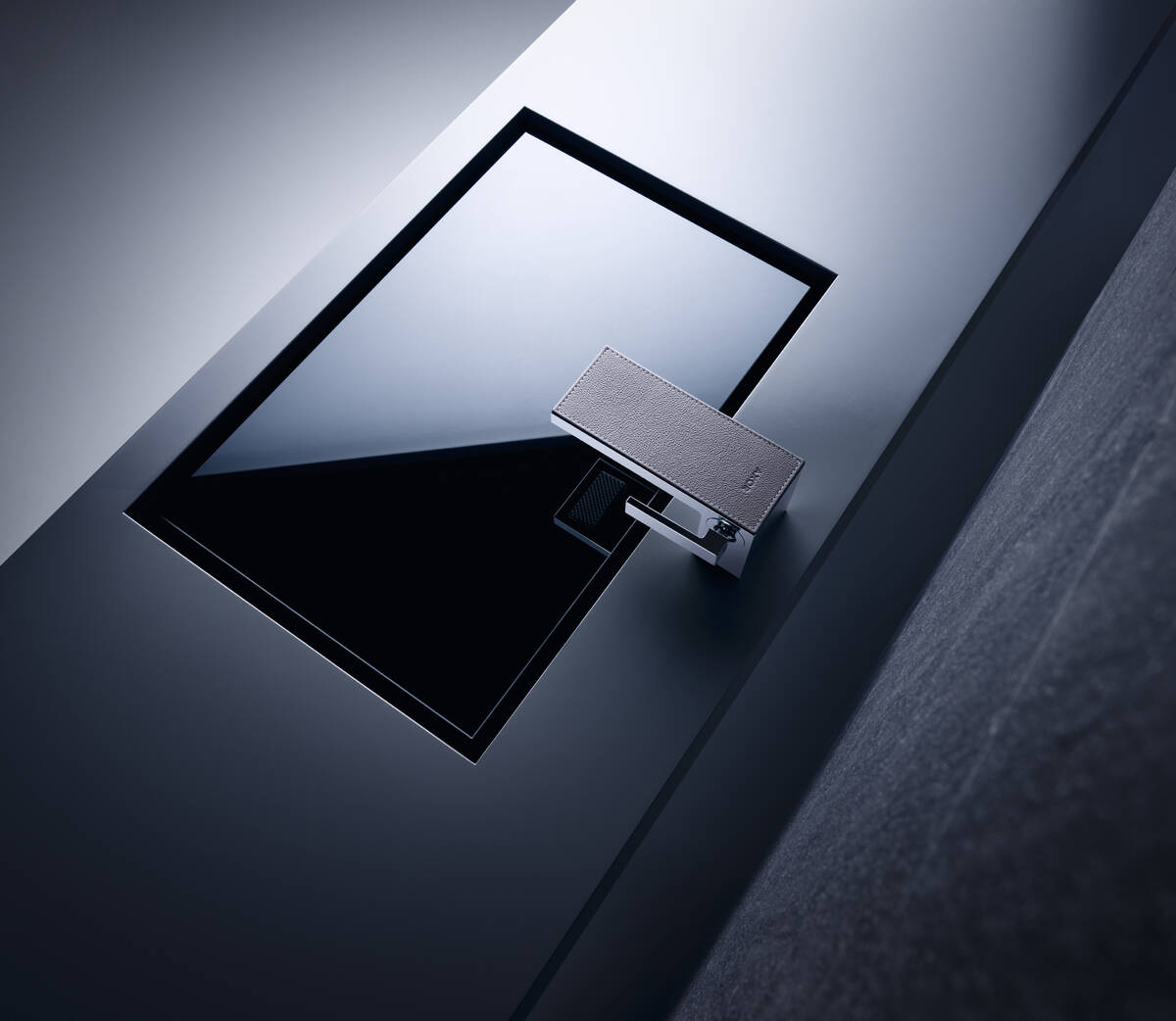 product.closeup.image.alt