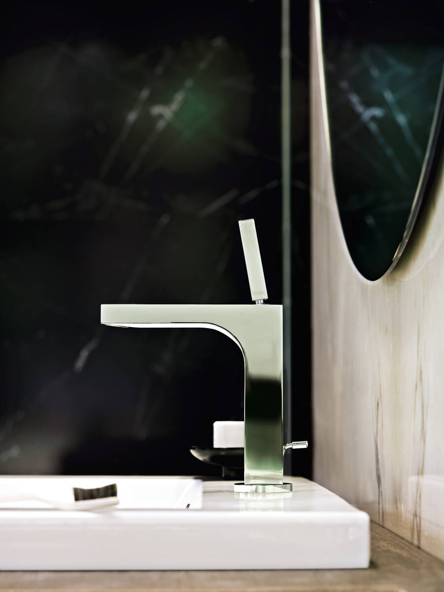 product.closeup.image.alt