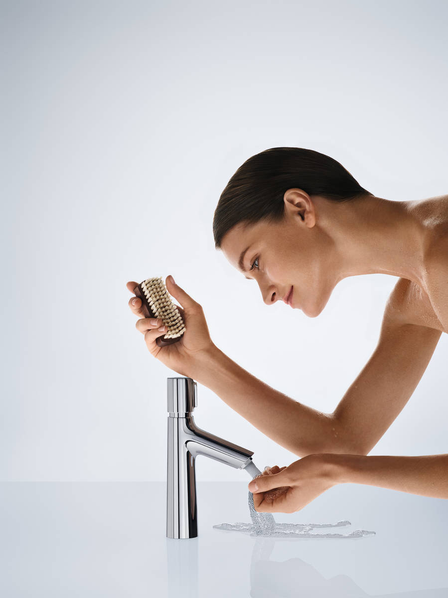 Lifestyle: Basin mixer 100 with pop-up waste set 3