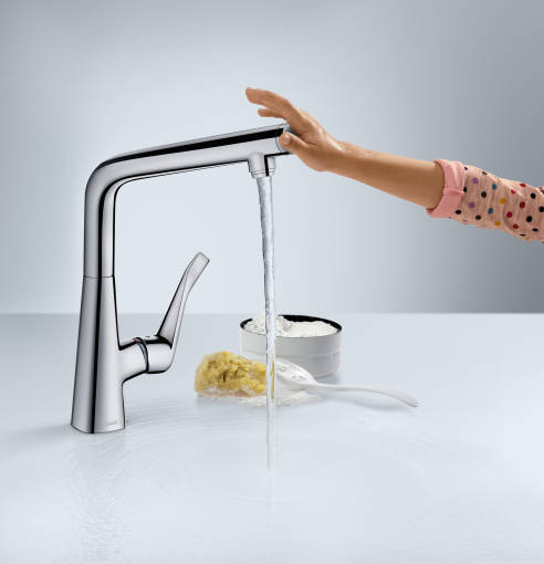 Lifestyle: Single lever kitchen mixer 320  1jet