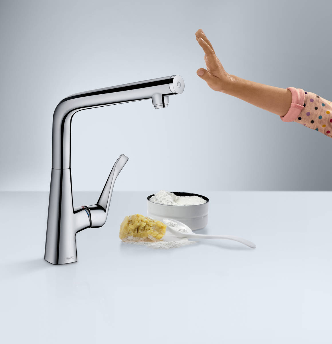 Close-up: Single lever kitchen mixer 320  1jet