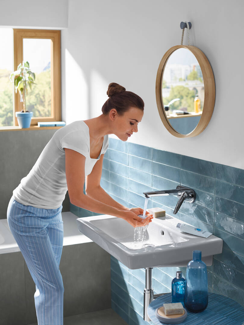 Close-up: Single lever basin mixer for concealed installation wall-mounted with spout 19 5 cm