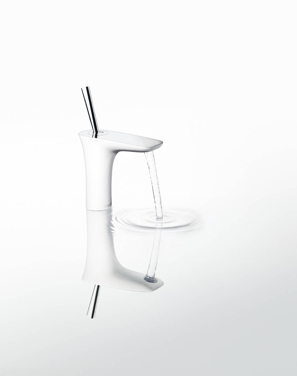 Close-up: Single lever basin mixer 110 with push-open waste set 1