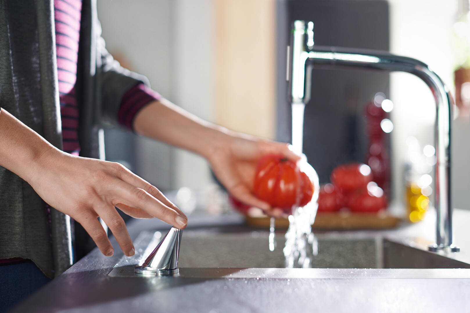 Close-up: 2-håls 1-grepps köksblandare 200 med utdragbar handdusch  2jet